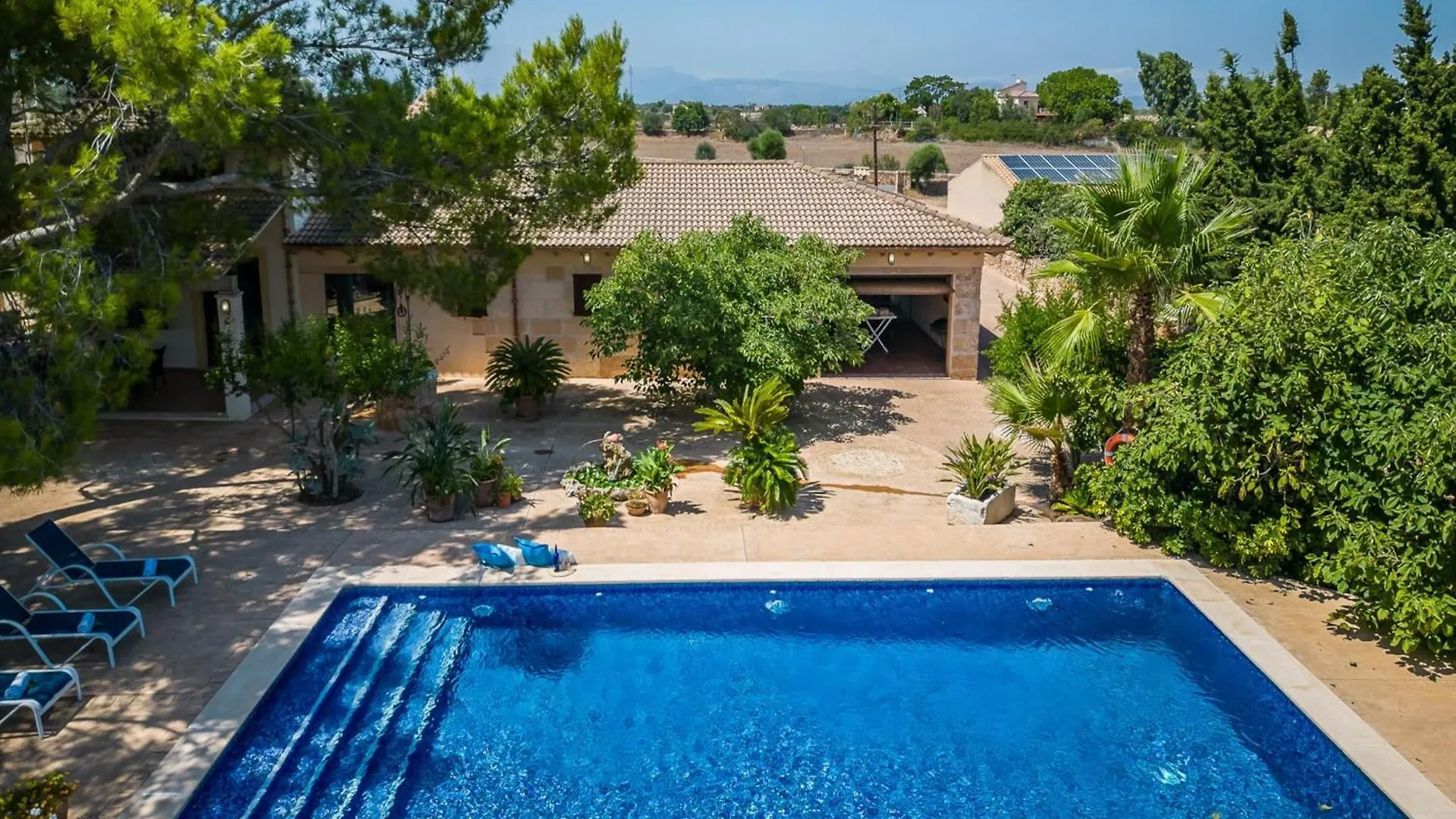 Holiday Home Near Can Picafort Beach  坎皮卡福特